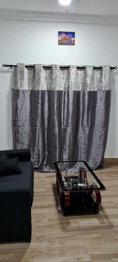 Nesta Barron -Home Away From Home North Legon エクステリア 写真
