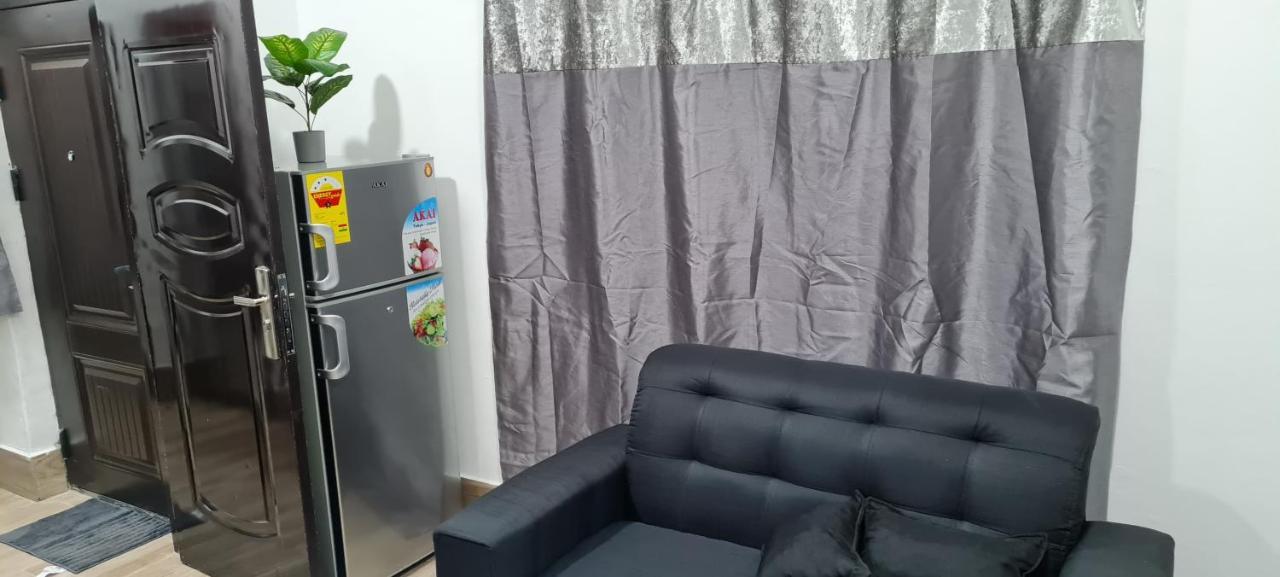 Nesta Barron -Home Away From Home North Legon エクステリア 写真