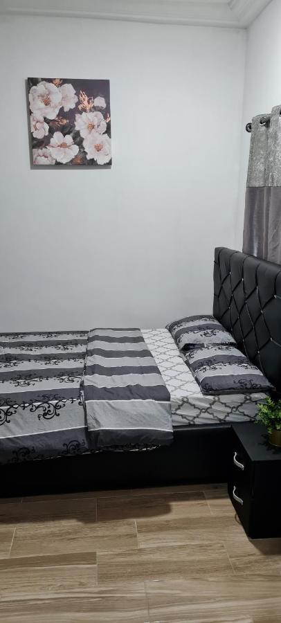 Nesta Barron -Home Away From Home North Legon エクステリア 写真